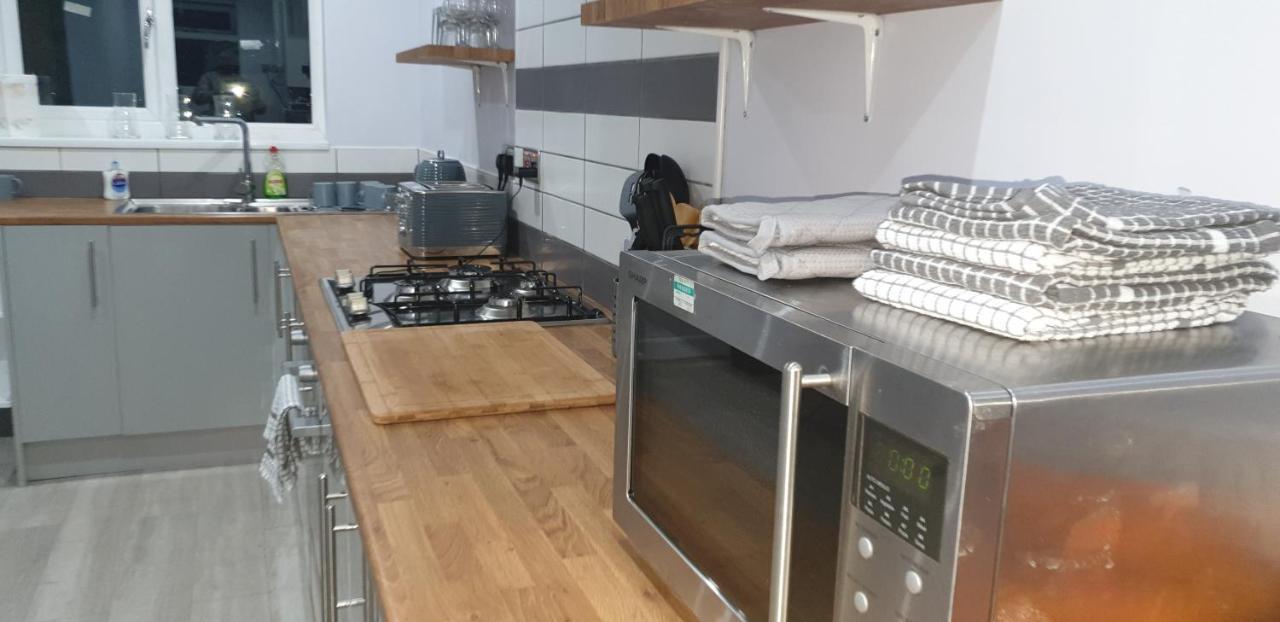 Homestay In Birmingham Sleeps 8 - Free Parking & Wifi Eksteriør bilde