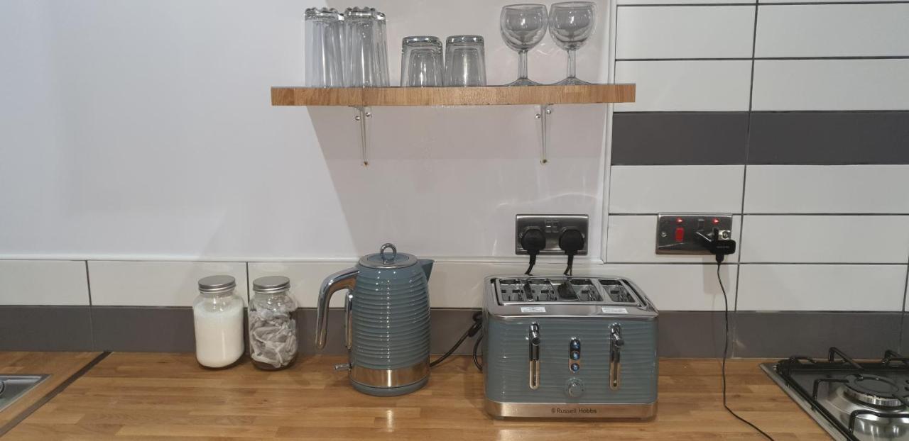 Homestay In Birmingham Sleeps 8 - Free Parking & Wifi Eksteriør bilde